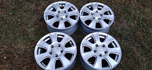 Оригинальные легкосплавные диски Mazda 15" (1 фото из 2)