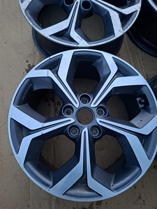 KIA. Honda 5X114.3 17" литые диски (3 фото из 7)