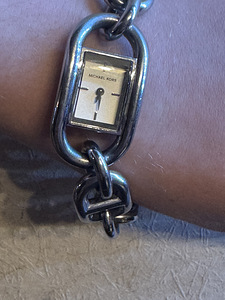Kellad Michael Kors (6 foto / 10)