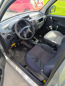 Auto Citroen Berlingo (15 foto / 15)