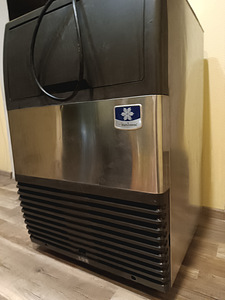 Intertek Manitowo Ice Machine, Model UG040AG-251Z. (2 foto / 6)