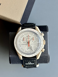 Omega Swatch Moonswatch (1 фото из 3)