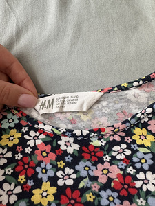 Платье на девочку H&M (3 фото из 3)