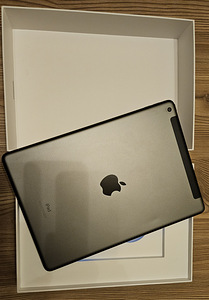 2020 Apple iPad 8th Generation (10.2-inch, Wi-Fi + Cellular) (2 foto / 7)