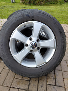 WV Touaregi lamellrehvid originaalvelgedel 235x65x17 (2 foto / 5)