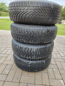 WV Touaregi lamellrehvid originaalvelgedel 235x65x17 (3 foto / 5)