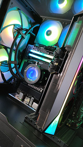 Uus mänguarvuti Ryzen 7 7800X3D + RX 9070 XT (4 foto / 4)
