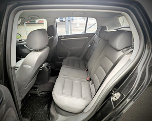 Volkswagen Golf 1.6 (4 foto / 5)