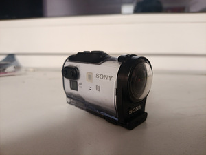 Müün Sony HDR-A71 kaamerat (1 foto / 4)