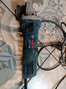 Bosch 9-125s (900w) kerge reguleeritav nurklihvija (1 foto / 2)