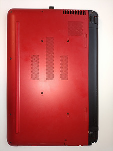 HP (15,6" / 1TB HDD / 8GB RAM) Pavilion 15-ab118na (7 foto / 7)