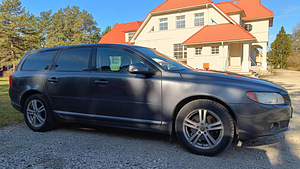Volvo V70 2,4 120kW (6 foto / 6)