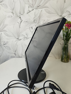 Монитор Aser k242HYL (2 фото из 7)
