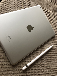 iPad 9 + Apple pencil (1st gen)