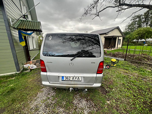 Mercedes-Vito 220 (2 foto / 14)