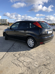 Ford Focus Ghia 1.6 automat (4 foto / 9)