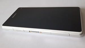 Sony Xperia Z1 Compact (8 foto / 9)