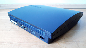 Sony PlayStation 3 Slim 160GBкомплект (4 фото из 10)