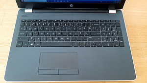 HP Laptop 15 Pentium/15.6"/4GB/SSD128GB (4 foto / 10)
