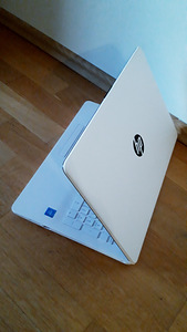 HP Laptop 15 Celeron/15.6"/4GB/SSD120GB/W11 (5 фото из 8)