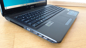Asus K52J i3/4GB/500GB/GeForce (4 foto / 9)