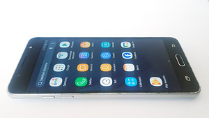 Samsung Galaxy J5 White 2016 (4 foto / 7)