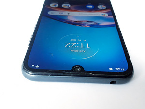 Motorola Moto e6i 32GB (3 foto / 8)