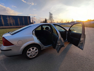Ford Mondeo 1.8 92kW 2002 a. (4 foto / 5)