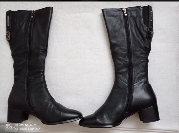 Женские кожаные сапоги р 38,каблук 4 см (фото #1)