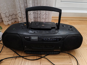 Sony CFD-110 kaasaskantav kahe kassettmängijaga magnetofon (2 foto / 8)
