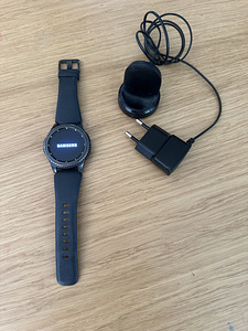 Samsung Gear S frontier (1 foto / 2)