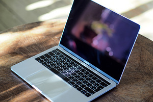 Apple Macbook Pro 2019 varuosadeks (2 foto / 5)