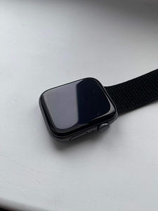 Apple Watch Series 5 (1 foto / 3)