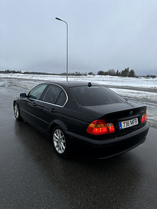 BMW 323i (3 foto / 6)
