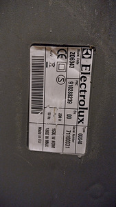 Пылесос Electrolux 1800W (2 фото из 8)