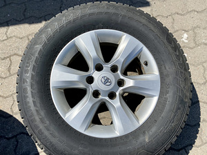 Nokian HKPL 7 265/65 R17 + Toyota LC 150 оригинальный диск (2 фото из 3)