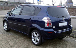 Продам Toyota Corolla Verso 1,6 ,2007 Benz/Man (3 фото из 10)