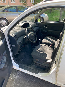 TOYOTA YARIS VERSO (4 foto / 10)