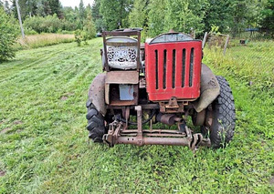 Isevalmistatud traktor (5 foto / 6)
