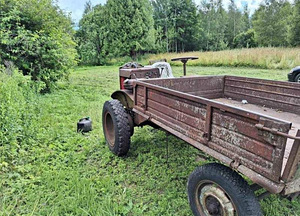 Isevalmistatud traktor (4 foto / 6)