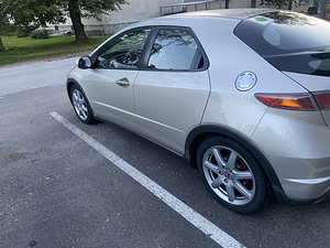 Honda Civic 1.8 103kW (10 foto / 11)