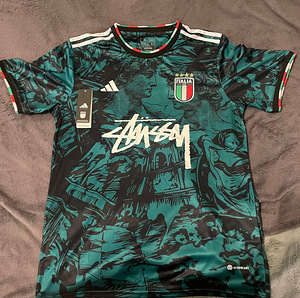 Italy x Stussy (1 foto / 1)