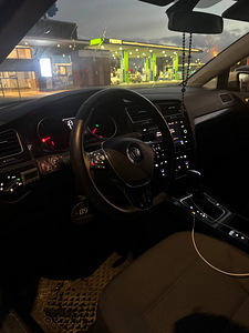 Volkswagen Golf Variant 1.6 diesel 85kW 2018 (8 foto / 8)