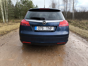 Opel Insignia Sports Tourer 2.0 118kw (6 foto / 12)