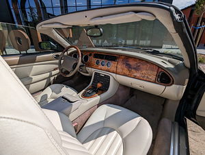 Jaguar XK8 Cabrio 4.0 V8 (6 foto / 15)