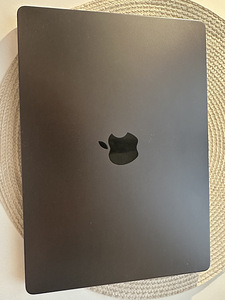 MacBook m4 pro (3 фото из 4)