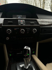 BMW 523i 2.5 140kw (9 foto / 10)