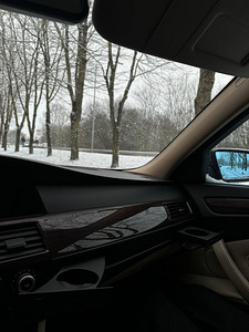 BMW 523i 2.5 140kw (10 foto / 10)