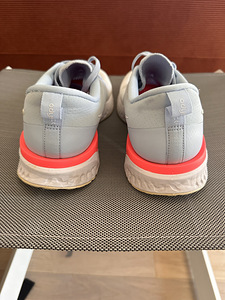 Naiste tossud Nike 37s (3 foto / 3)