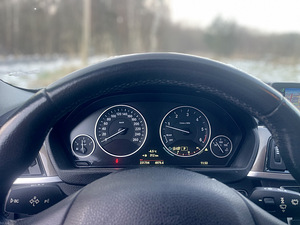 BMW 320 XDrive (10 фото из 14)